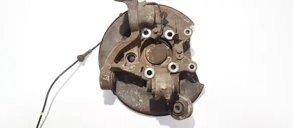 Rear wheel hub