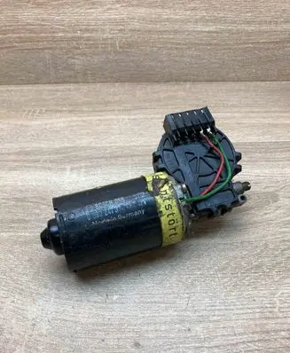 Audi A6 S6 C4 4A Wiper motor 0390241330