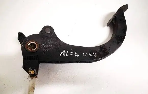 Alfa Romeo 156 Clutch pedal 335275