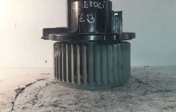 Jeep Cherokee Heater fan/blower 701132299
