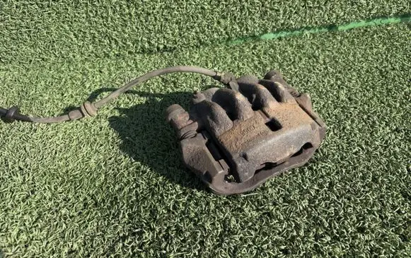 Front brake caliper