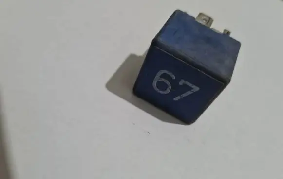 Volkswagen PASSAT B5 Other relay 857951253 899663