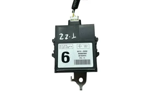 Toyota Avensis T270 Door central lock control unit/module 8974105090 S000003660 001554975