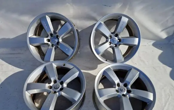 Dodge Charger R20 alloy rim 