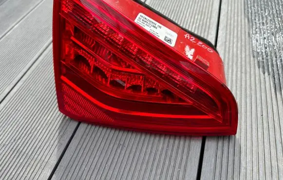 Audi A5 8T 8F Tailgate rear/tail lights 8T0945093C 21200106 AU484PA