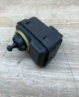 Toyota Yaris Headlight level adjustment motor 99036766