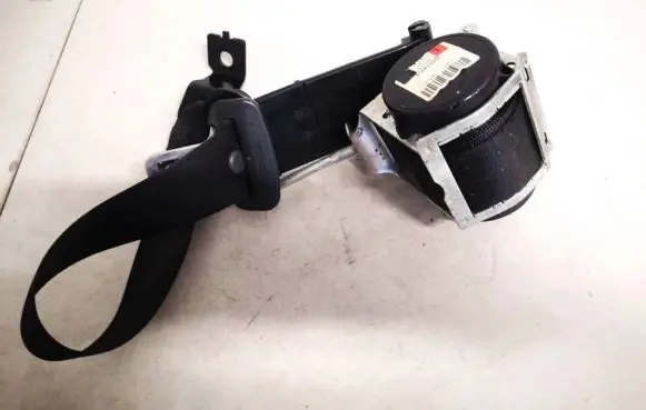 Opel Astra H Front seatbelt 560834901