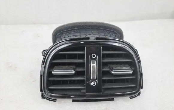 KIA Pro Cee'd III Dash center air vent grill 97040J7000