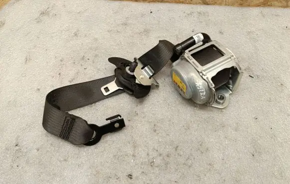 Opel Astra K Front seatbelt 34195118F 2231P1004201 89768172