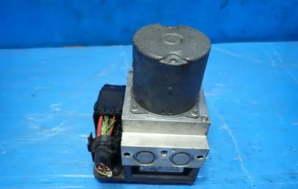 Mercedes-Benz E W211 ABS Pump 0265250226 a2114311812