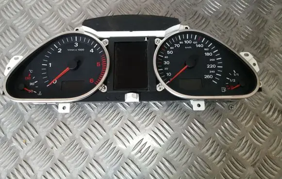 Audi A6 S6 C6 4F Speedometer (instrument cluster) 5550007301