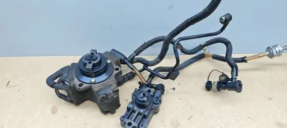 Mercedes-Benz C W203 Fuel injection high pressure pump 