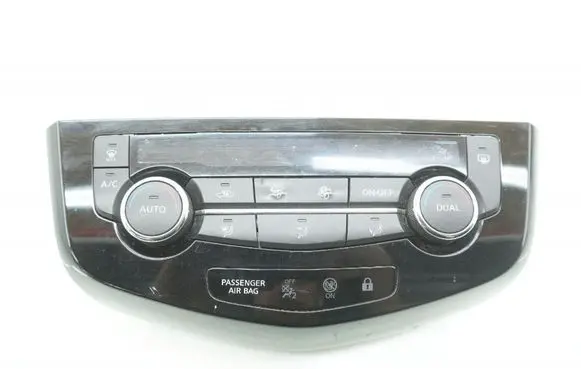 Nissan X-Trail T32 Climate control unit 275004EA0A