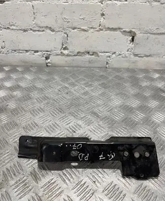 Audi Q7 4L Fender mounting bracket 4L0805698