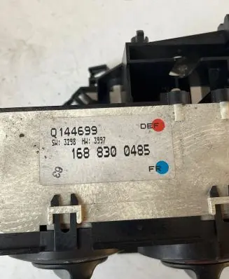 Mercedes-Benz A W168 Climate control unit 1688300485 Q144699