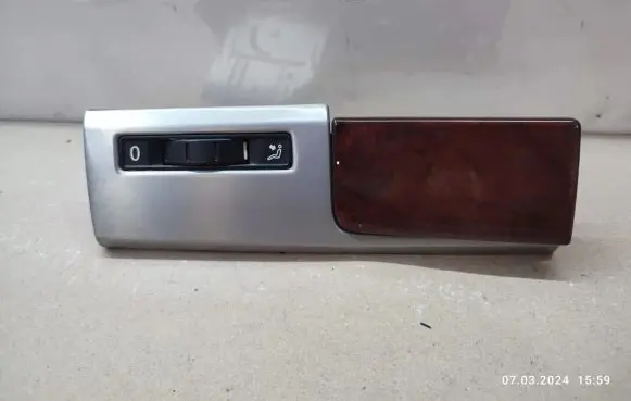 Volkswagen Touareg I Seat heating switch 7L6857239