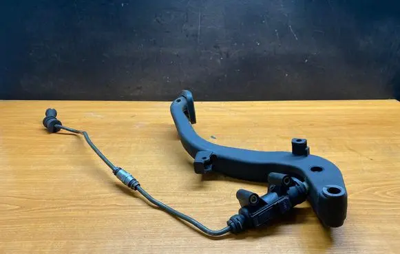 BMW 3 E90 E91 Clutch pedal 6761310 67871110