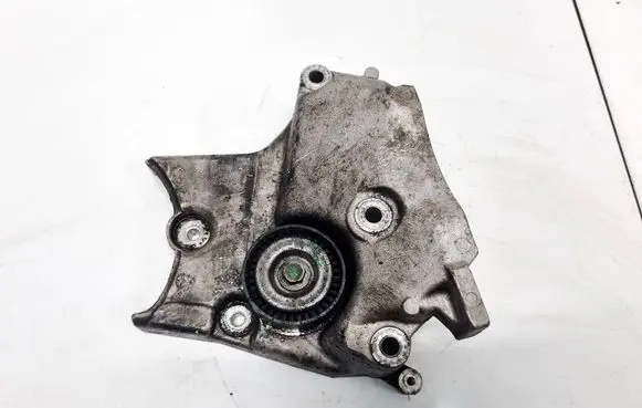 Opel Insignia A Engine mounting bracket 428702815