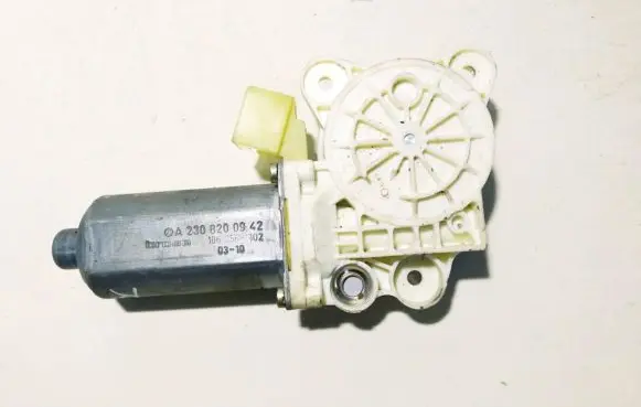 Mercedes-Benz CLK A209 C209 Front door window regulator motor a2308200942 0130821920