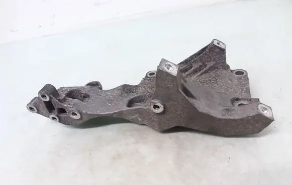 Skoda Fabia Mk1 (6Y) Generator/alternator bracket 045903143E