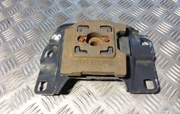 Ford Focus C-MAX Engine mount bracket 4N517M121 322A40J