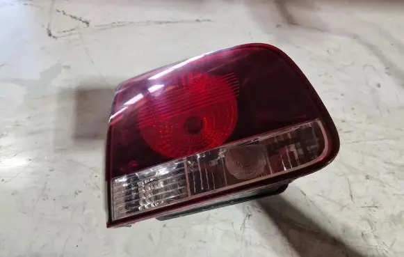Volkswagen Touareg I Tailgate rear/tail lights