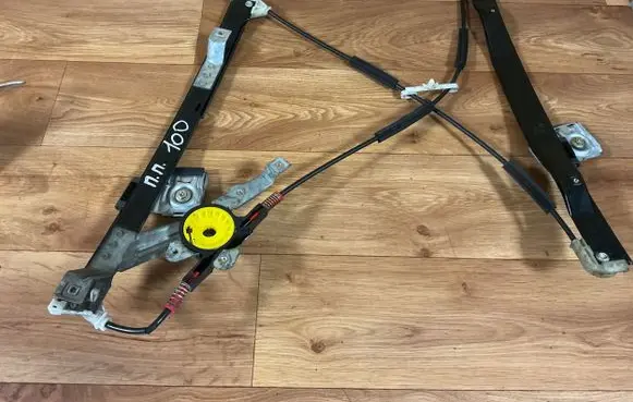 Ford Mondeo Mk III Front window lifting mechanism without motor 1S71F23200 C7Y2A