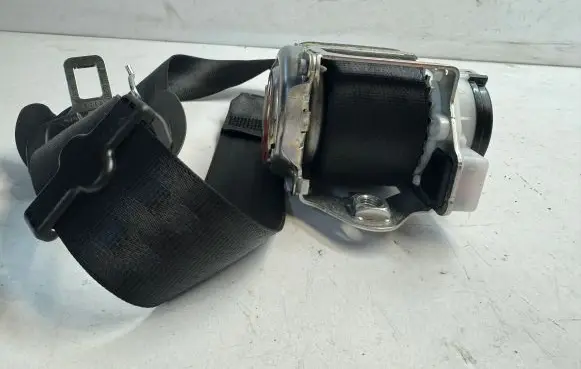 Audi A6 S6 C8 4K Front seatbelt 4K8857706