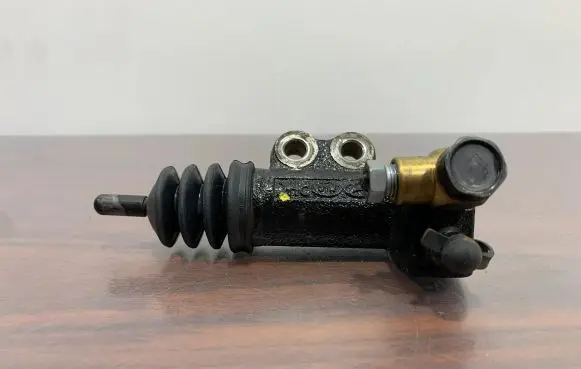 Hyundai ix35 Clutch slave cylinder 