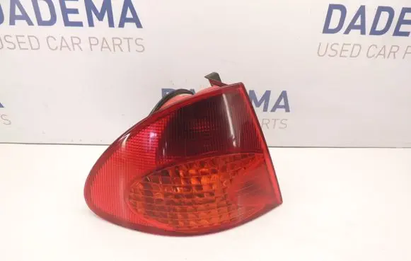 Toyota Avensis T220 Rear/tail lights D162