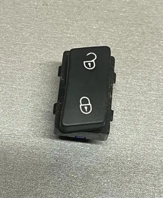 Volkswagen Touran I Central locking switch button 1T0962125B 7376015