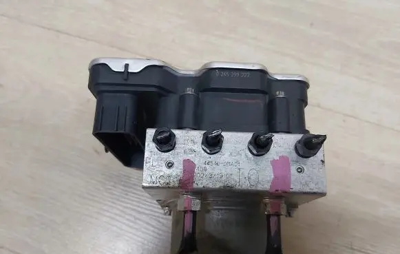 Toyota Yaris Cross ABS control unit/module 44540-0DA01