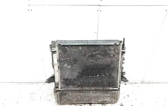 Land Rover Discovery 3 - LR3 Coolant radiator PCC500112 L25951