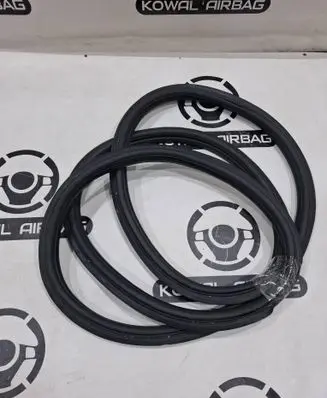 Mercedes-Benz GLS X167 Trunk rubber seal (body) A1677408400
