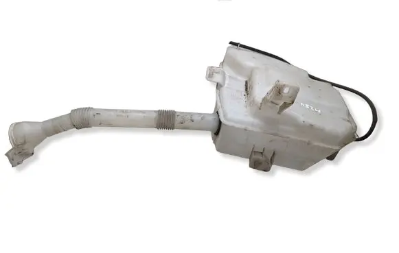 Mitsubishi Outlander Windshield washer fluid reservoir/tank 