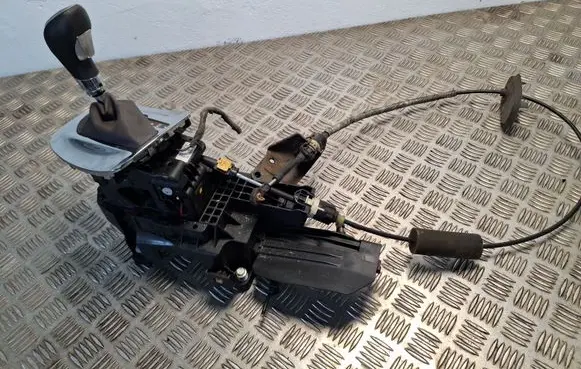 Opel Insignia A Gear shifter/selector 13269698