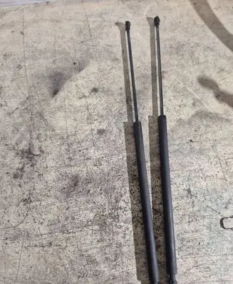 Citroen Xsara Picasso Tailgate strut 