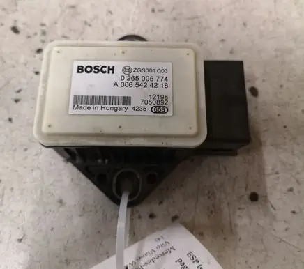 Mercedes-Benz Vito Viano W639 ESP acceleration yaw rate sensor 0265005774 A0065424218