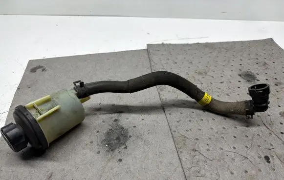 Volvo XC70 Power steering fluid tank/reservoir 31302576