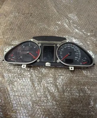 Audi A6 S6 C6 4F Speedometer (instrument cluster) 5550007301