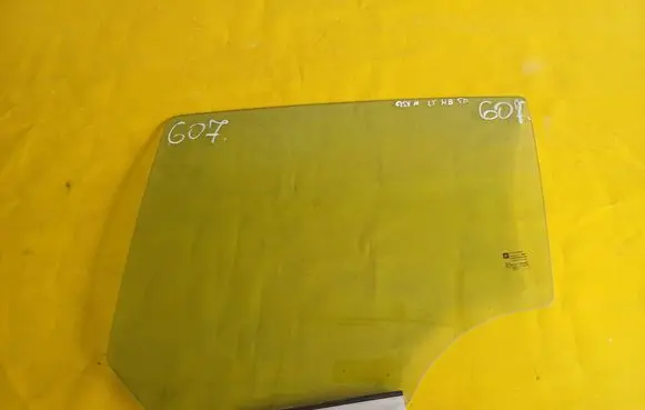 Opel Astra H Rear door window glass