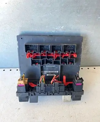 Volkswagen Touran I Comfort/convenience module 3C0937049E F005V00526