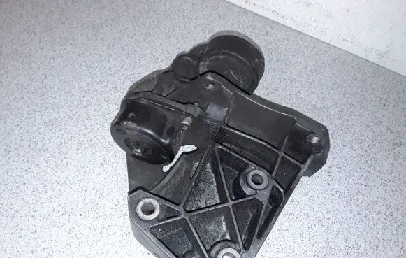 BMW 7 E65 E66 A/C compressor mount bracket 64557786708 7786708