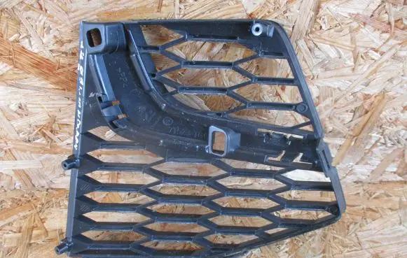 Honda Civic X Quarter panel pressure vent 71523-TGG