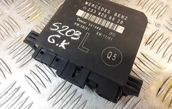Mercedes-Benz C W203 Door control unit/module 2038206526 A2038206526