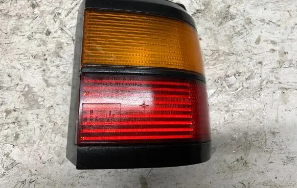 Volkswagen PASSAT B3 Rear/tail lights 333945112