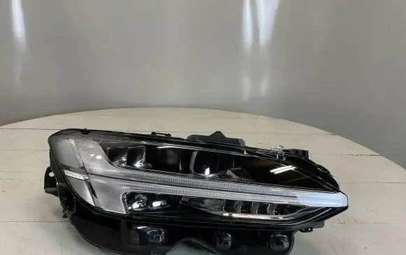 Volvo S90, V90 Headlight/headlamp 31655200