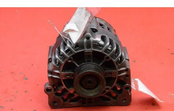 Volkswagen Polo Generator/alternator 03D903025H