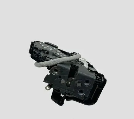 Volvo V70 Front door lock 31253674 986904104 A048317