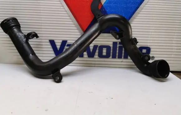 Volkswagen Golf V Intercooler hose/pipe 1K0145762C 1K0145770B